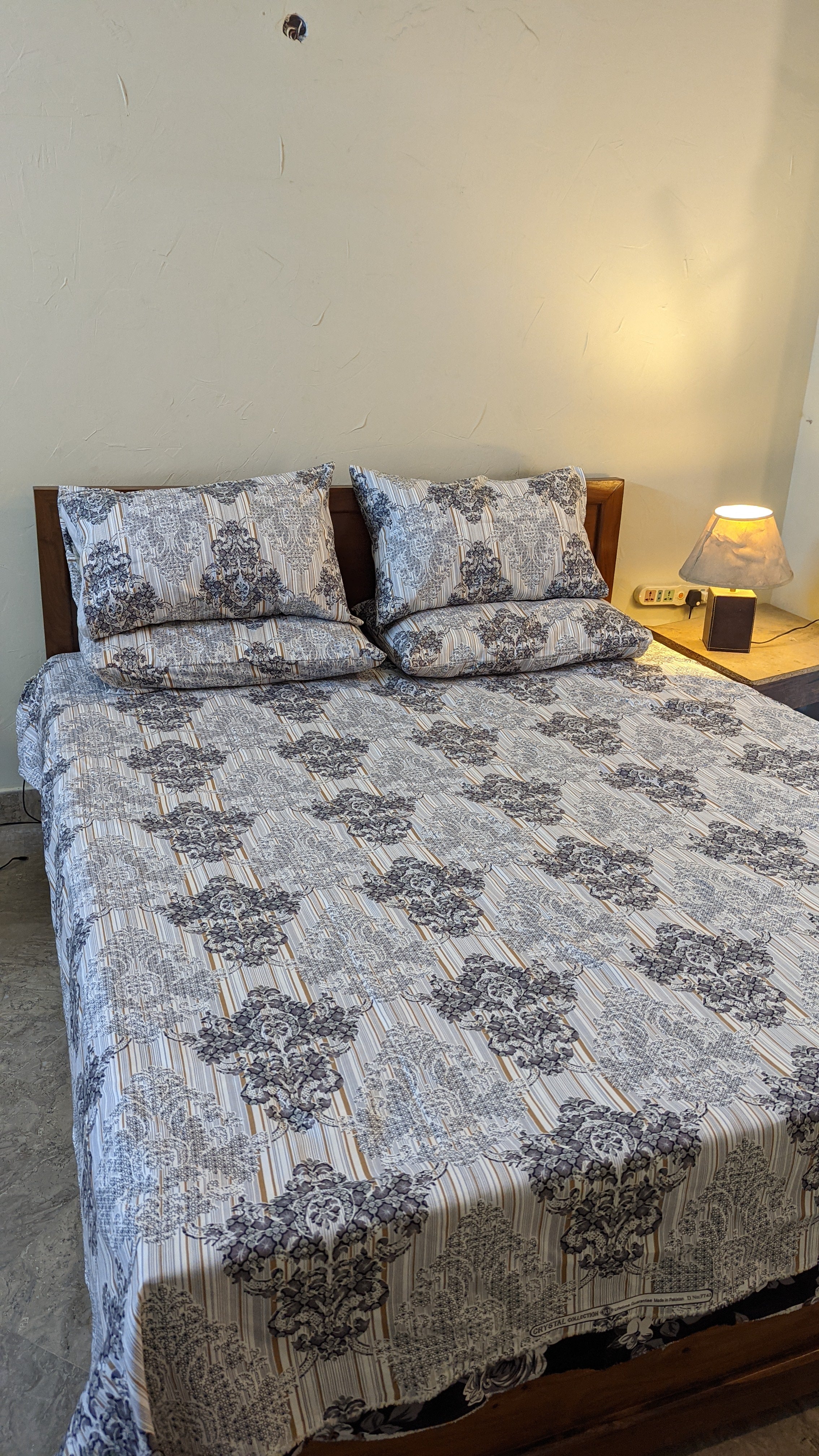 Crystal Cotton Bedsheet with 2 pillow covers