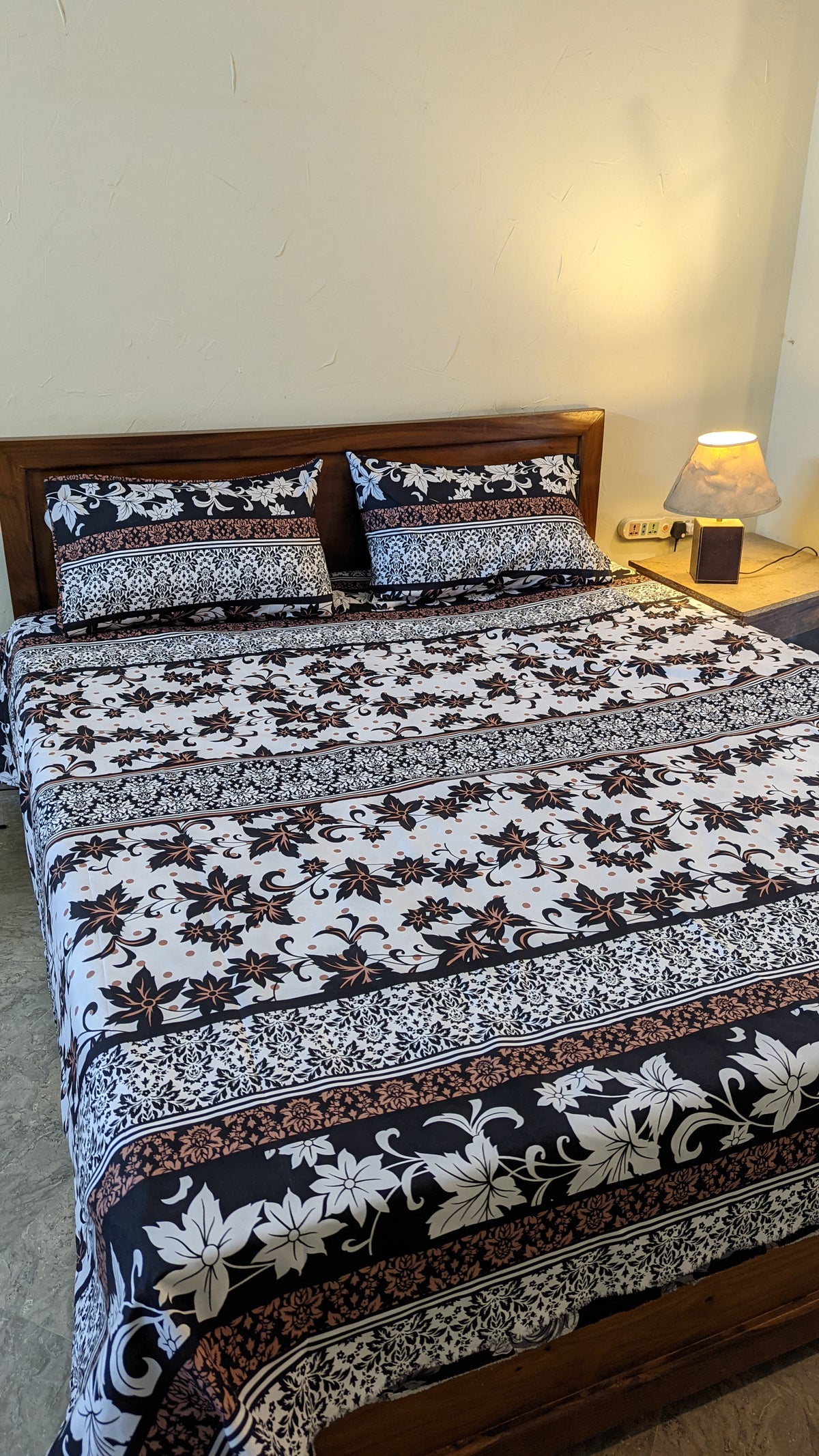 Crystal Cotton Bedsheet with 2 pillow covers