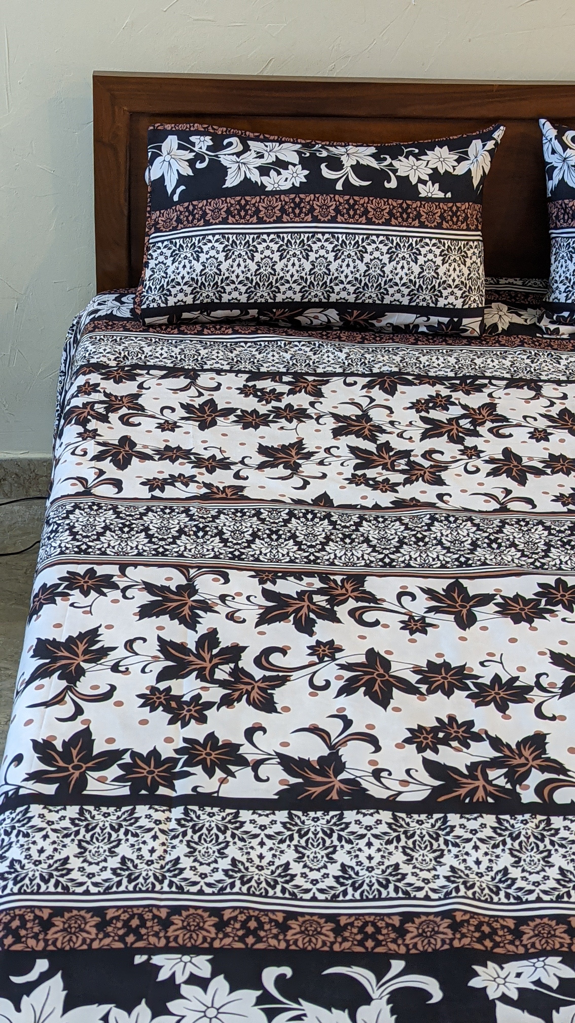 Crystal Cotton Bedsheet with 2 pillow covers