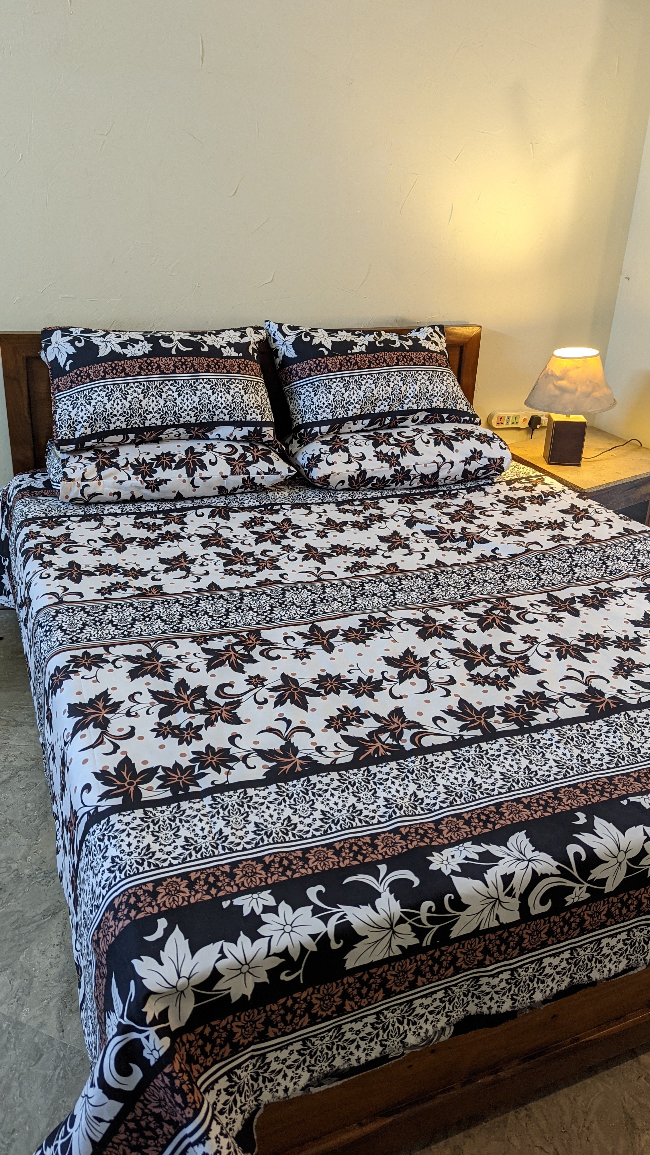 Crystal Cotton Bedsheet with 2 pillow covers