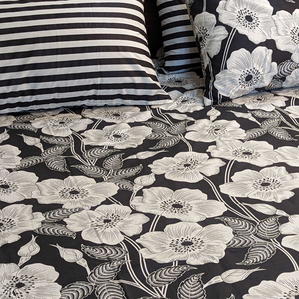 5 Pieces Pure Cotton Bedsheet