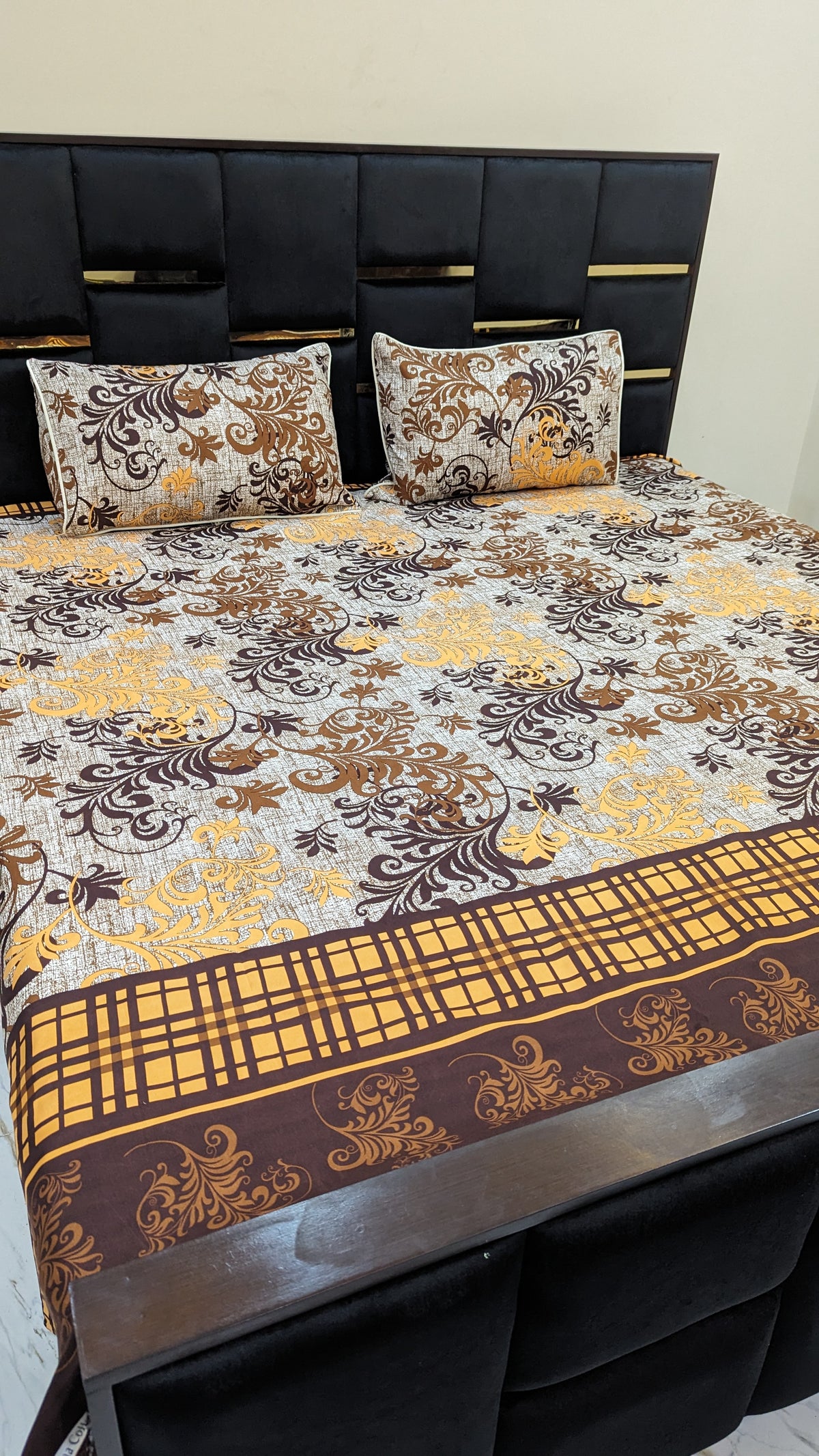 Crystal Cotton Bedsheet with 2 pillow covers