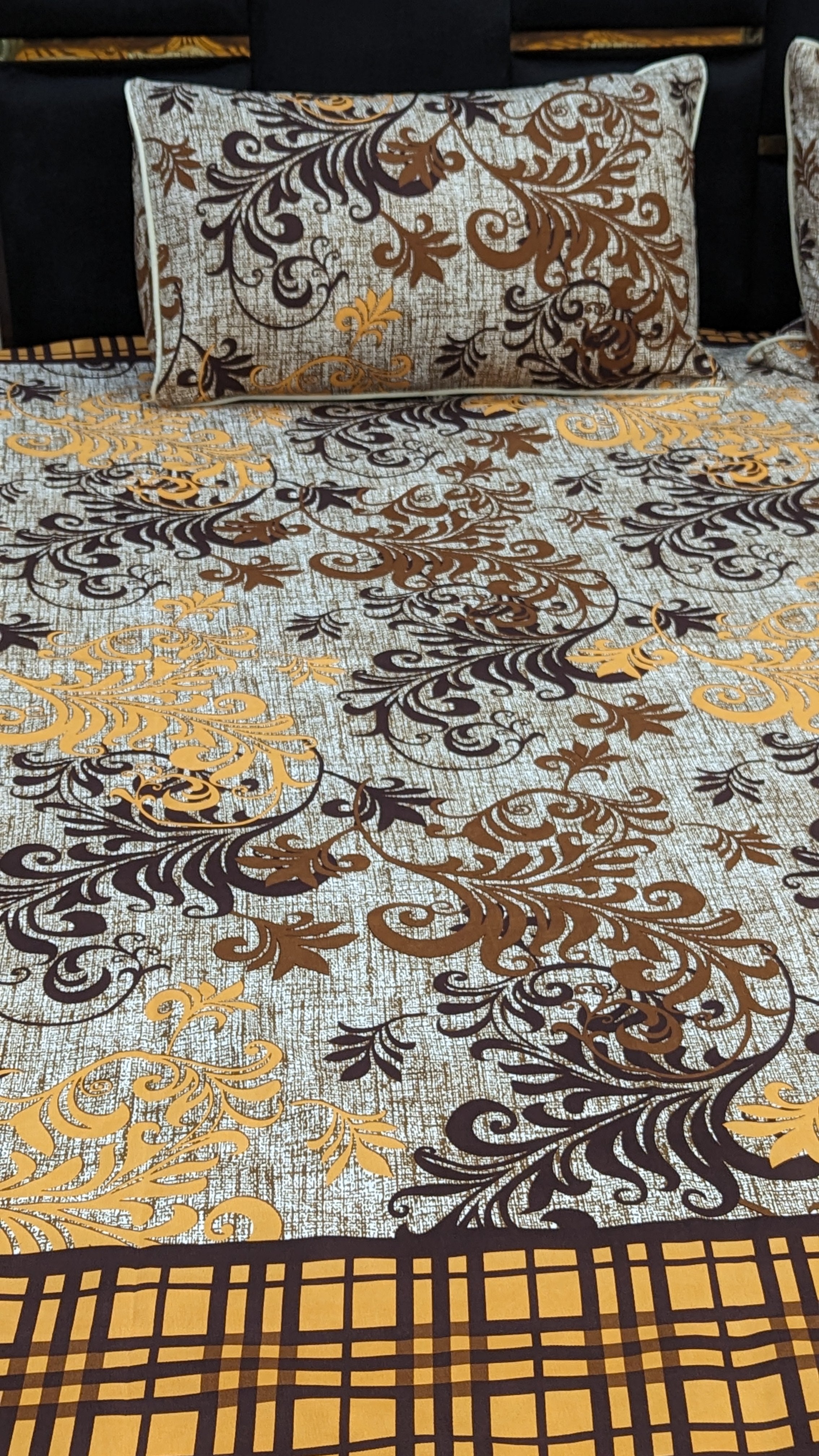 Crystal Cotton Bedsheet with 2 pillow covers