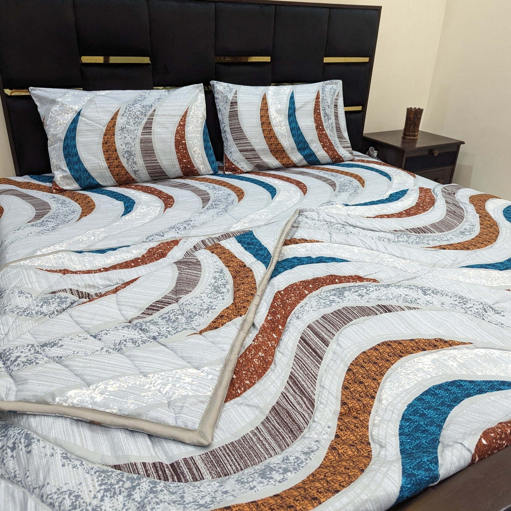 Crystal Cotton Bedsheet with 2 pillow covers
